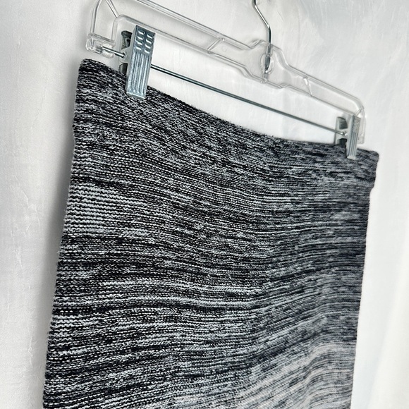 NWT LOFT Mini Sweater Skirt Marled Gray Ombré Stretchy Knit Sz Small - Picture 9 of 14